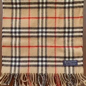 Burberry 100% Lambswool Scarf